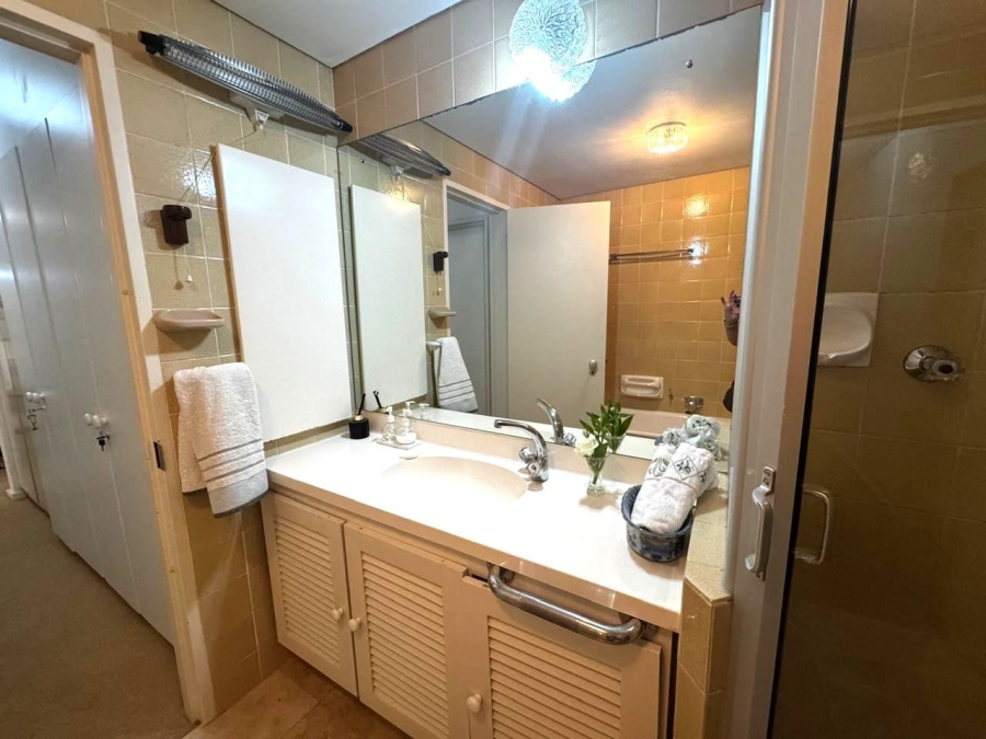 To Let 2 Bedroom Property for Rent in Sea Point Western Cape